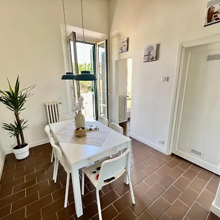 Relax & Design A Pochi Passi Dalla Stazione Appartement *